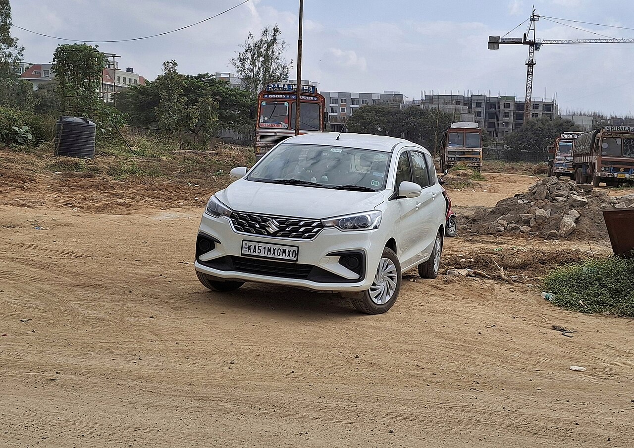 White Maruti Suzuki Ertiga, front view